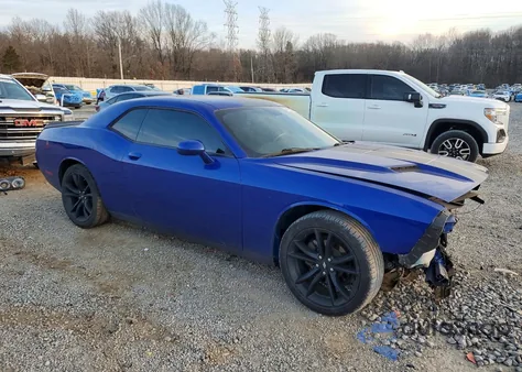 2018 Dodge Challenger Sxt z USA, uszkodzony, nr VIN 2C3CDZAGXJH263180